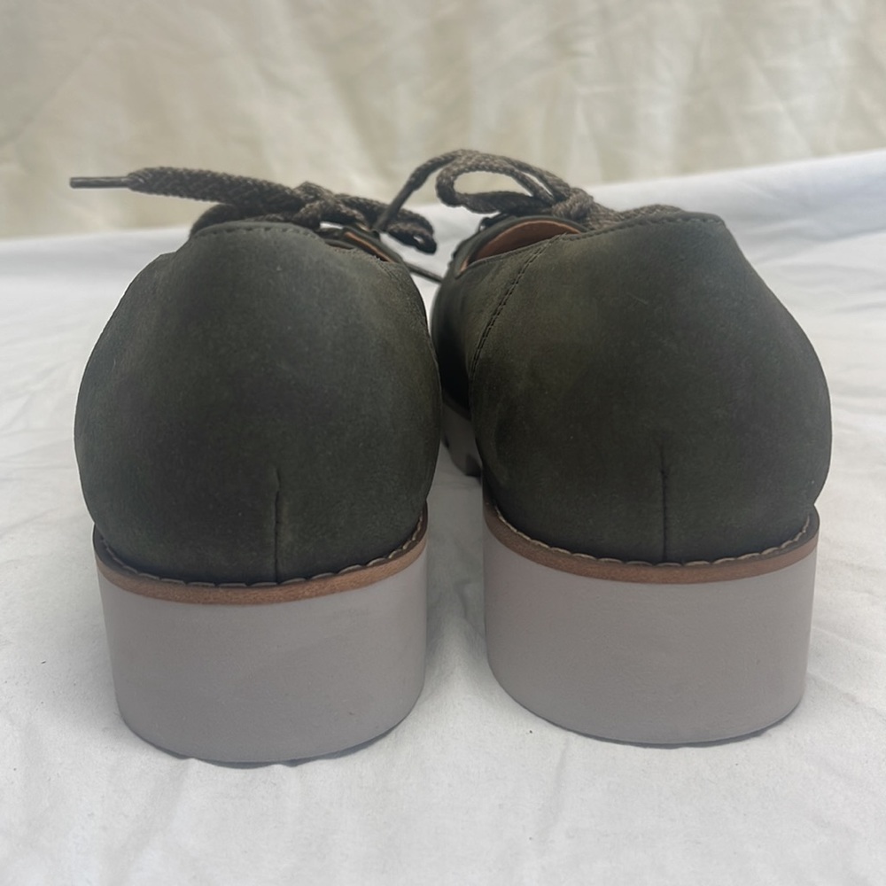 *NEW* Teagan Vionic Loafers - Picture 3 of 4